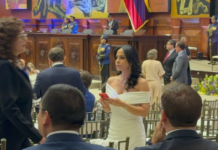 Aunque la bancada del correísmo en la Asamblea Nacional anunció su ausencia en la posesión presidencial. Sí hubo figuras que eran cercanas al correísmo en el evento: se trata de Marcela Holguín y Fausto Jarrín.