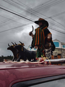 La parroquia San Isidro de Patulú culmina esta semana sus tradicionales fiestas patronales en homenaje a San Isidro Labrador, patrono del campo, la agricultura y la ganadería. Las celebraciones, que se desarrollan desde el 25 de abril hasta el 31 de mayo, ofrecen una variada agenda de actividades religiosas, culturales y comunitarias que fortalecieron la identidad local y el sentido de pertenencia.