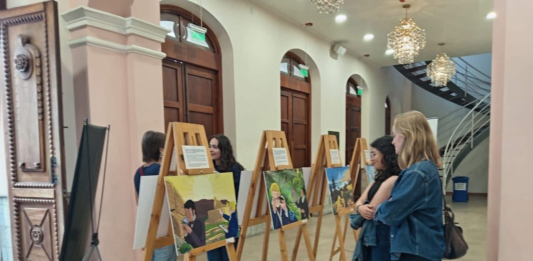 La fascinante vida y obra del célebre naturalista alemán Alexander von Humboldt llega al público de una manera original y cautivadora a través de la exposición de cómics "Un viaje que cambió el mundo", instalada en el hall del emblemático Teatro León.