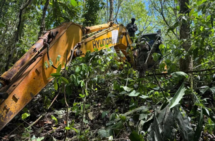 La Fiscalía General del Estado ha abierto una investigación por terrorismo luego del brutal ataque que resultó en la muerte de 11 militares ecuatorianos en la provincia de Orellana.