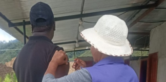 El Ministerio de Salud Pública (MSP) reporta 424 casos de leptospirosis en Ecuador hasta la semana epidemiológica 18 de 2025, una cifra que confirma el aumento sostenido de esta enfermedad zoonótica y que se volvió conocida por la muerte de ocho niños en Taisha. 
