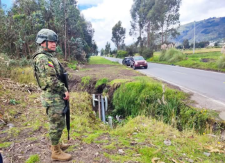 Durante un patrullaje de control hidrocarburífero en el cantón Guano, provincia de Chimborazo, personal del Ejército Ecuatoriano logró frustrar un intento de robo de combustible.