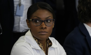 La fiscal Diana Salazar se pronunció este 12 de mayo en cuanto a la causa que se siguió en el Tribunal Contencioso Electoral (TCE) contra Priscila Schettini y Angélica Porras.