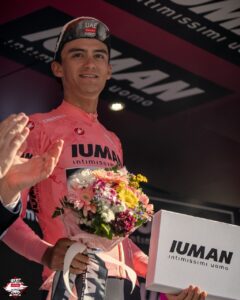 Dia histórico para el ciclismo mexicano, un joven promesa con apenas 21 años se viste de rosa Isaac del Toro concluida la etapa 9.