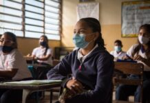 El Ministerio de Salud Pública (MSP) confirmó este 20 de mayo, la detección de un brote de enfermedades respiratorias en la ciudad de Riobamba, con dos casos positivos de tosferina (Bordetella pertussis) en menores de edad y 166 personas catalogadas como sospechosas.