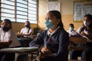 El Ministerio de Salud Pública (MSP) confirmó este 20 de mayo, la detección de un brote de enfermedades respiratorias en la ciudad de Riobamba, con dos casos positivos de tosferina (Bordetella pertussis) en menores de edad y 166 personas catalogadas como sospechosas.