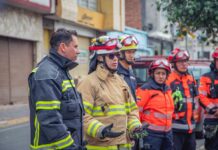 Después de 12 horas de trabajo continuo, se han concluido las labores relacionadas con la deflagración reportada esta mañana en el sector de la Estación. En esta emergencia, se movilizaron 28 bomberos, se utilizaron ocho unidades de respuesta y se activaron cuatro compañías de bomberos, quienes trabajaron para mitigar los efectos del incidente.