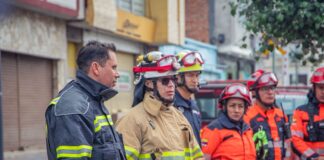 Después de 12 horas de trabajo continuo, se han concluido las labores relacionadas con la deflagración reportada esta mañana en el sector de la Estación. En esta emergencia, se movilizaron 28 bomberos, se utilizaron ocho unidades de respuesta y se activaron cuatro compañías de bomberos, quienes trabajaron para mitigar los efectos del incidente.