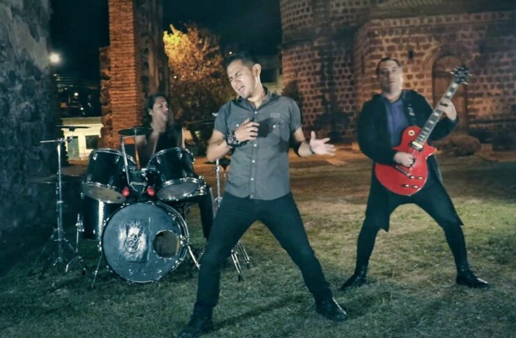  La banda de heavy metal “Corvus” anunció el estreno oficial de su nuevo videoclip "Dolor Perpetuo", una obra intensa que explora el lado más visceral del amor y la pérdida.
