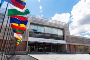 La Asamblea Nacional del Ecuador se prepara para una semana clave en su agenda legislativa, entre el 19 y el 25 de mayo, con una serie de sesiones enfocadas en la posesión de autoridades, la conformación de órganos internos y el tratamiento de reformas constitucionales.