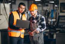 Si ya decidiste estudiar la carrera de Ingeniería Industrial, estás por comenzar un camino con muchas posibilidades, ya que la carrera combina la lógica con la creatividad, y abre puertas en distintos sectores como la manufactura, la logística, los servicios y la tecnología.