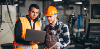 Si ya decidiste estudiar la carrera de Ingeniería Industrial, estás por comenzar un camino con muchas posibilidades, ya que la carrera combina la lógica con la creatividad, y abre puertas en distintos sectores como la manufactura, la logística, los servicios y la tecnología.
