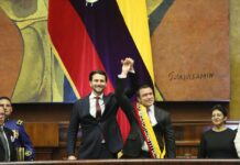 En un acto solemne que marcó el inicio de un nuevo periodo político para el Ecuador, el presidente de la Asamblea Nacional, Niels Olsen Peet, pronunció un emotivo discurso durante la ceremonia de posesión del mandatario Daniel Noboa Azín. Con palabras que invitaron a la esperanza y la reconciliación, Olsen destacó la importancia de trabajar de manera articulada entre las distintas funciones del Estado.