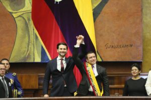 En un acto solemne que marcó el inicio de un nuevo periodo político para el Ecuador, el presidente de la Asamblea Nacional, Niels Olsen Peet, pronunció un emotivo discurso durante la ceremonia de posesión del mandatario Daniel Noboa Azín. Con palabras que invitaron a la esperanza y la reconciliación, Olsen destacó la importancia de trabajar de manera articulada entre las distintas funciones del Estado.