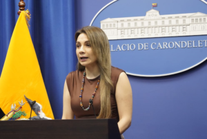 El Gobierno de Ecuador anunció este lunes 23 de junio de 2025 la asignación de USD 100 millones para fortalecer el programa de Créditos para Emprendedores del Ministerio de Inclusión Económica y Social (MIES). La medida busca beneficiar a 150 000 personas hasta mayo de 2026, priorizando a mujeres jefas de hogar y jóvenes entre 18 y 29 años.