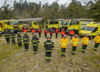 Con orgullo, disciplina y una profunda vocación de servicio, el Cuerpo de Bomberos del cantón Riobamba conmemora hoy 77 años de vida institucional. A lo largo de estas más de siete décadas, esta entidad se ha consolidado como una de las instituciones de primera respuesta más respetadas y comprometidas con la seguridad y bienestar de la ciudadanía.
