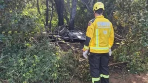 Una mañana que prometía ser turística y tranquila en la ciudad de Praia Grande, al sur de Brasil, terminó en tragedia este sábado, cuando un globo aerostático con 21 personas a bordo se estrelló, dejando al menos ocho muertos y varios heridos, según confirmaron autoridades locales.