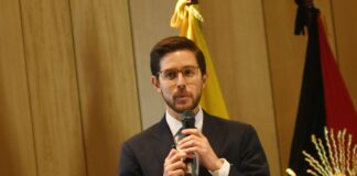 La economía del Ecuador ha comenzado a mostrar signos de recuperación tras la caída del 2 % del PIB registrada en 2024, aseguró el gerente general del Banco Central del Ecuador (BCE), Guillermo Avellán. La afirmación se sustenta en varios indicadores positivos observados en los primeros meses de este año, entre ellos el buen desempeño de las exportaciones no petroleras y la estabilización de las finanzas públicas.