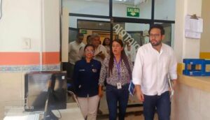 En medio de crecientes críticas por la falta de medicamentos en los hospitales del Instituto Ecuatoriano de Seguridad Social (IESS), el presidente del Consejo Directivo de la institución, Edgar Lama, presentó una polémica propuesta para enfrentar el problema: sustituir el presupuesto monetario por el suministro directo de medicinas a los centros de salud.
