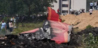 Un avión de pasajeros de la aerolínea Air India se estrelló este jueves 12 de junio en la ciudad de Ahmedabad, poco después de despegar con destino a Londres. La tragedia dejó al menos 204 personas fallecidas y, según fuentes del operativo de rescate, no se han encontrado sobrevivientes.