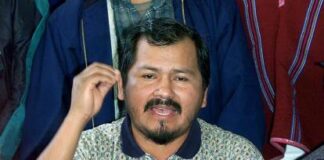 Carlos Antonio Vargas, líder histórico del movimiento indígena ecuatoriano y expresidente de la Confederación de Nacionalidades Indígenas del Ecuador (CONAIE), falleció este 29 de junio a los 67 años. Su muerte fue confirmada por su familia y ha generado múltiples muestras de pesar en organizaciones sociales, indígenas y sindicales del país.