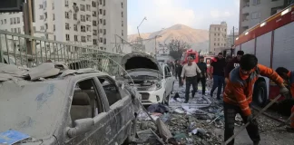 La tensión en Medio Oriente alcanzó un nuevo punto crítico este viernes 13 de junio, cuando el ejército israelí lanzó múltiples ataques aéreos contra instalaciones nucleares y objetivos militares en Irán. La ofensiva, calificada como "preventiva y precisa" por las Fuerzas de Defensa de Israel (FDI), fue respondida por Teherán con el envío de más de 100 drones hacia territorio israelí, la mayoría de los cuales fueron interceptados, según autoridades israelíes.