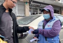 En cumplimiento a las recomendaciones de la Contraloría General del Estado, se ha procedido a la implementación de comisionistas para la venta de tiquetes en la calle Veloz, entre la Av. Miguel Ángel León y la calle Jacinto González, por el Sistema de Estacionamiento Rotativo Ordenado Tarifado (SEROT), según lo estipula las Resoluciones Administrativas 2016-0125-SEC y 2021-016-SEC.
