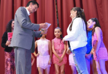 El Teatro Nilo se llenó de vida y energía con la realización del Festival de Danza Infantil Moderna, un evento que reunió a decenas de niñas y niños en un escenario donde la expresión artística, el color y la creatividad fueron los protagonistas.