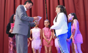 El Teatro Nilo se llenó de vida y energía con la realización del Festival de Danza Infantil Moderna, un evento que reunió a decenas de niñas y niños en un escenario donde la expresión artística, el color y la creatividad fueron los protagonistas.