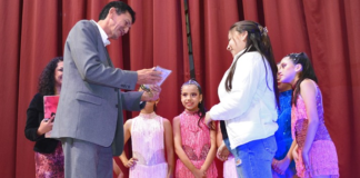 El Teatro Nilo se llenó de vida y energía con la realización del Festival de Danza Infantil Moderna, un evento que reunió a decenas de niñas y niños en un escenario donde la expresión artística, el color y la creatividad fueron los protagonistas.
