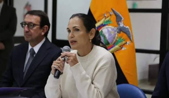 Este viernes 20 de junio de 2025, en el Registro Oficial Nº 64, se publicó la resolución 003-25 de la Agencia de Regulación y Control Minero (Arcom), que pone en marcha un nuevo esquema de cobro por supervisión y fiscalización minera en Ecuador. Es decir, ya está vigente la nueva tasa o impuesto minero.