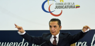 Una falla en el sistema de notificaciones electrónicas obligó a suspender la audiencia del caso Vidrio Libre, en el que están señalados Wilman Terán y exdefensores de Jorge Glas. La interrupción deja en suspenso un proceso clave contra funcionarios vinculados a anteriores escándalos de corrupción.