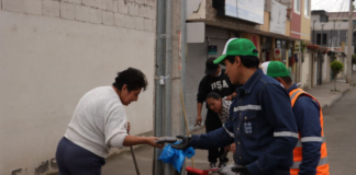 Tomando el discurso institucional sobre participación ciudadana y sostenibilidad, la minga de limpieza desarrollada el pasado domingo en el barrio San Rafael, al sur de Riobamba, propone una mirada más profunda sobre el papel que juega la comunidad frente a las responsabilidades del Estado.
