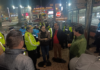 El Municipio, junto a la Gobernación de Chimborazo, la Policía Nacional, el ECU 911 y la Intendencia, desplegó el Plan Piloto para Erradicar el Consumo de Alcohol en Espacios Públicos, bajo el lema de “cero tolerancia” frente a los libadores.