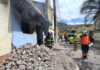 La mañana del domingo 1 de junio, una fuerte explosión sacudió la tranquilidad de la parroquia San Luis, al noreste de Riobamba. El siniestro, ocasionado por una fuga de gas en una vivienda del sector, dejó como saldo a una persona adulta mayor con quemaduras de consideración y obligó a una respuesta institucional para contener los daños y asistir a la familia afectada.