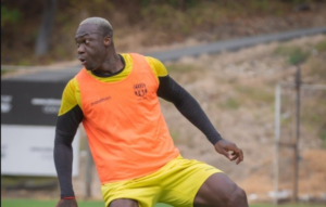 En entrevista el delantero ecuatoriano fue enfático al anunciar que su decisión es seguir en el fútbol. “Sacrifiqué todo por venir; lo más preciado que tengo es mi familia y lo dejé atrás. Quiero quedarme y demostrar que valió la pena”, declaró Felipe Caicedo.