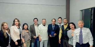Una noche colmada de poesía, relatos y emociones se vivió este jueves en el marco de la Guayusa Literaria, evento emblemático que conmemoró los 38 años de creación del Núcleo de la Casa de la Cultura Ecuatoriana Benjamín Carrión en Pastaza.