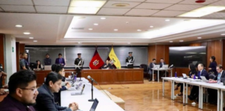 La Fiscalía General del Estado formuló cargos del presunto delito de asociación ilícita contra Andrés A., secretario de la Revolución Ciudadana (RC5), Esther C., exasambleísta de RC5, y Raúl G., excandidato a superintendente de Bancos, por el Caso Ligados. Los tres procesados están vinculados en el grado de autores materiales.