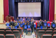 Con la participación de 30 artesanos y gestores culturales, la Pontificia Universidad Católica del Ecuador Sede Ambato y el Departamento de Cultura del GAD Municipal de Píllaro inauguraron el Curso certificado en diseño, propiedad intelectual y marketing para el artesano de la diablada pillareña, en un acto realizado en el Teatro Municipal de la ciudad.