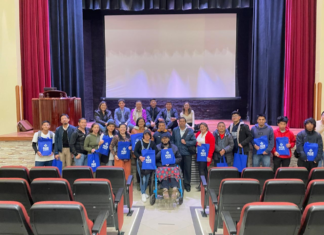 Con la participación de 30 artesanos y gestores culturales, la Pontificia Universidad Católica del Ecuador Sede Ambato y el Departamento de Cultura del GAD Municipal de Píllaro inauguraron el Curso certificado en diseño, propiedad intelectual y marketing para el artesano de la diablada pillareña, en un acto realizado en el Teatro Municipal de la ciudad.