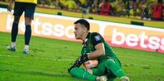 En la previa nadie lo esperaba. Ni el cuerpo técnico, ni sus compañeros, ni siquiera él mismo, Gonzalo Valle pasó de calentar como suplente a ser el último bastión defensivo de Ecuador frente a una potencia como Brasil.