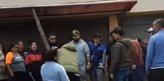 La mañana del 12 de junio, en el sector del Bypass en Riobamba, un presunto delincuente fue sorprendido intentando cometer un robo. La reacción de los vecinos no se hizo esperar: lo interceptaron, lo golpearon y lo retuvieron hasta que llegó la Policía Nacional.