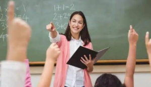 El Ministerio de Educación del Ecuador anunció la apertura de una nueva convocatoria para aspirantes a ingresar al magisterio nacional, dirigida a cubrir vacantes bajo la modalidad de contrato ocasional y nombramiento provisional. La postulación ya está habilitada desde este martes 17 hasta el jueves 19 de junio de 2025, a través de la plataforma Educa Empleo.