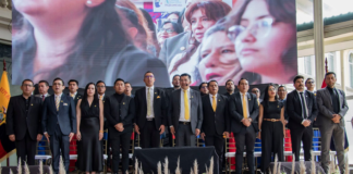 El alcalde de Riobamba, John Vinueza, presentó este miércoles 18 de junio, el informe de rendición de cuentas correspondiente al ejercicio fiscal 2024, en el Palacio de Cristal, con la presencia de autoridades locales, funcionarios municipales y ciudadanía en general.