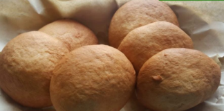 En el corazón de la provincia de Chimborazo, la celebración del Corpus Christi adquiere un matiz especial gracias a una de las tradiciones gastronómicas más queridas del cantón Guano: los “molletes” y el “champús”. Esta festividad religiosa no solo une la devoción de sus habitantes, sino también los sabores ancestrales que se han preservado a través de generaciones.