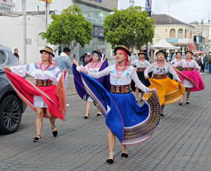 Este viernes 20 de junio, con un derroche de cultura, música, tradición y alegría, la provincia de Chimborazo dio inicio oficial a las celebraciones por sus 201 años de provincialización, en una jornada que unió a la ciudadanía alrededor de sus raíces andinas y su identidad histórica.
