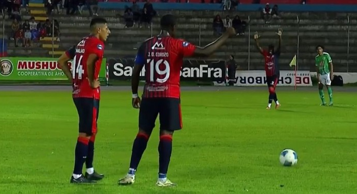 Centro Deportivo Olmedo necesitó la ruleta de los penales para deshacerse de Liga de Macas y sellar el cierre de la primera ronda de la Copa Ecuador 2025.  El Ciclón de los Andes empató 2-2 sobre un césped empapado y con charcos, y luego se impuso 5-3 desde los doce pasos.
