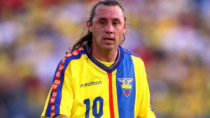 Aunque Ecuador consiguió su clasificación al Mundial 2026, luego del empate sin goles en Lima, el ambiente en torno a la Selección Nacional dista mucho de ser de celebración. Alex Darío Aguinaga criticó al actual DT de Ecuador.
