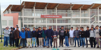 Con una demostración de vuelo y precisión técnica, estudiantes de la carrera Mecánica de la Escuela Superior Politécnica de Chimborazo (ESPOCH), presentaron el 12 de junio su proyecto integrador, centrado en el diseño, construcción y operación de aviones a escala.