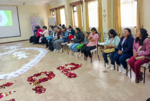 Durante dos días, Riobamba se convirtió en el epicentro del activismo femenino. El 19 y 20 de junio, representantes de organizaciones sociales, productivas, comunitarias y territoriales de distintas regiones del país participaron en el Encuentro Nacional de Organizaciones de Mujeres, un espacio que buscó articular esfuerzos para la defensa de los derechos de las mujeres a nivel nacional.
